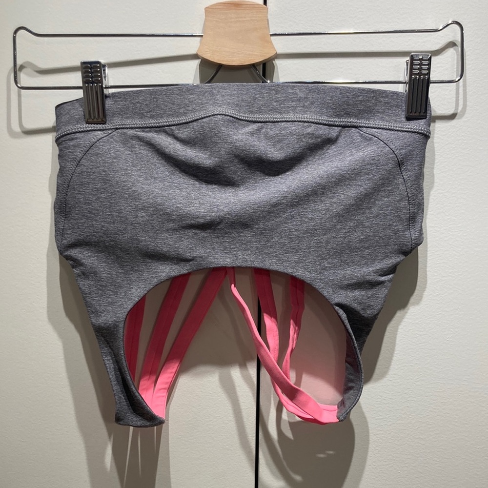 Lululemon sports bra with pads